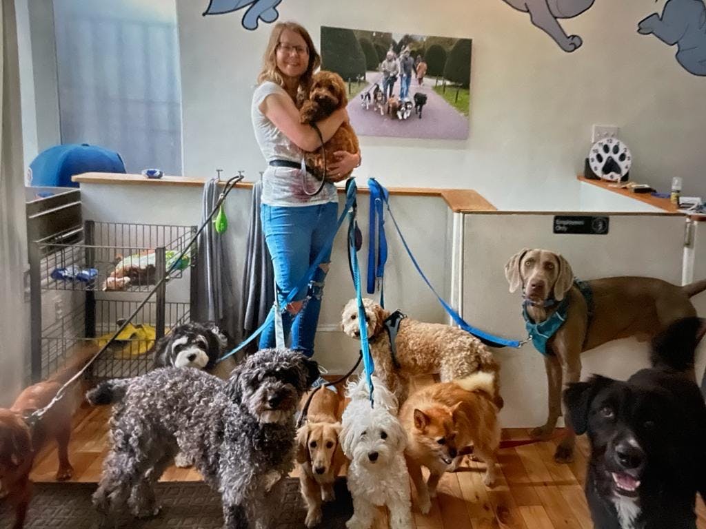 Tanja mit 10 Hunden
